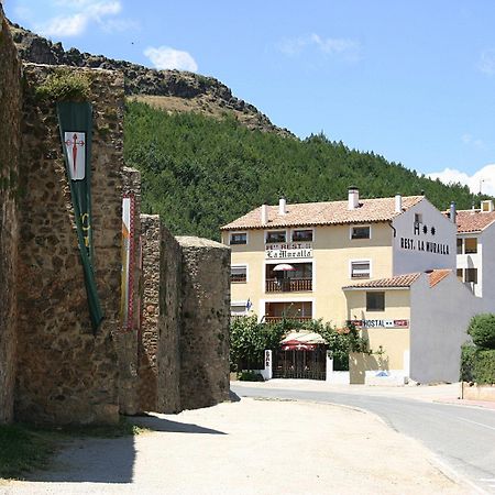 Hostal Restaurante La Muralla Canete  المظهر الخارجي الصورة