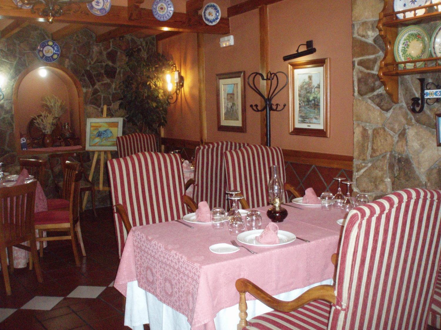Hostal Restaurante La Muralla Canete  المظهر الخارجي الصورة