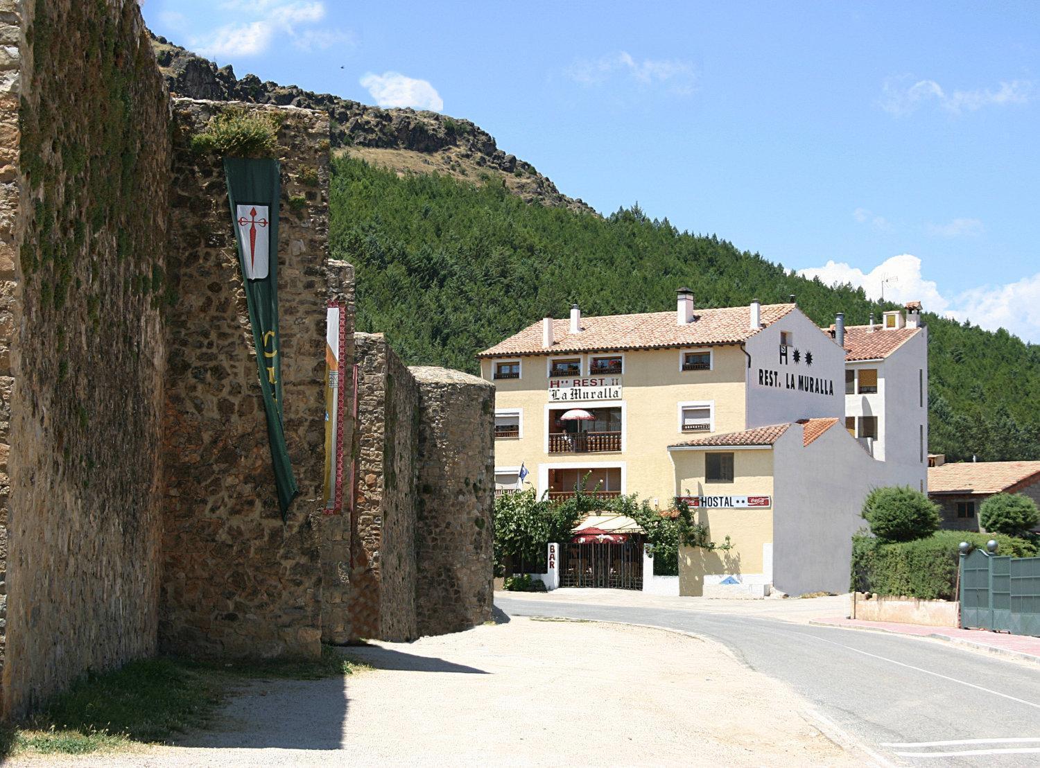 Hostal Restaurante La Muralla Canete  المظهر الخارجي الصورة