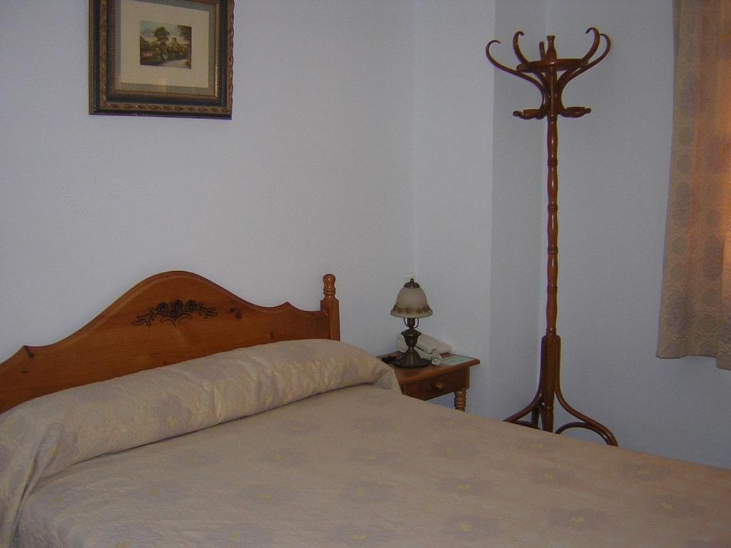 Hostal Restaurante La Muralla Canete  الغرفة الصورة